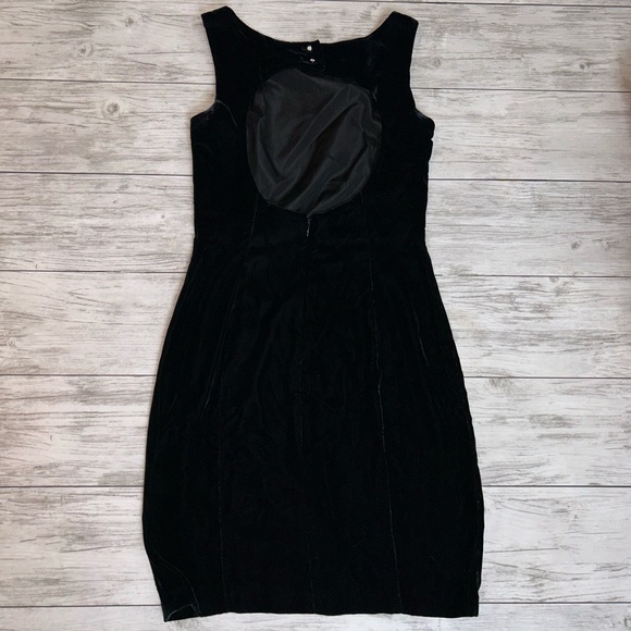 Elizabeth Wayman Black Velour Dress Size 4 - Picture 3 of 3